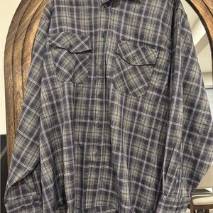 UNVESNO Navy Plaid Button-Up Shirt